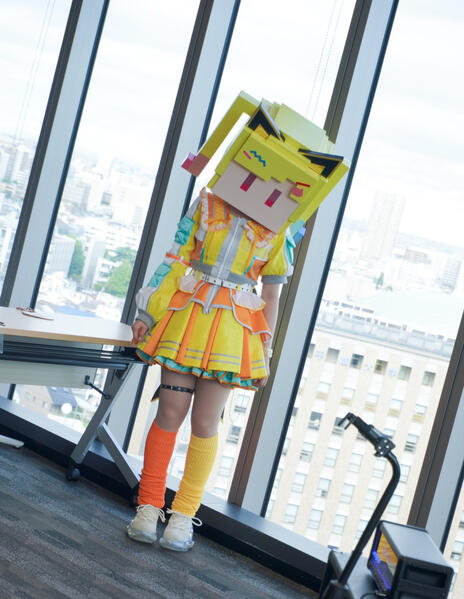 Arale's main stage costume and pixel head (from bts shoots of Newtypes MV)