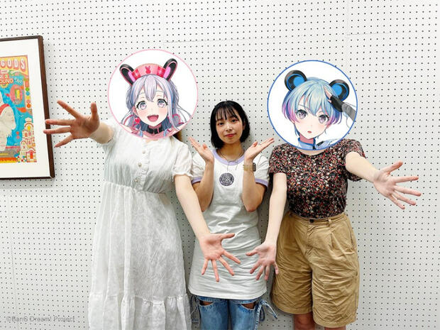 Nonoka and Ritsu with Toyota Honoka (host of the radio show 802 Palette) before their interview