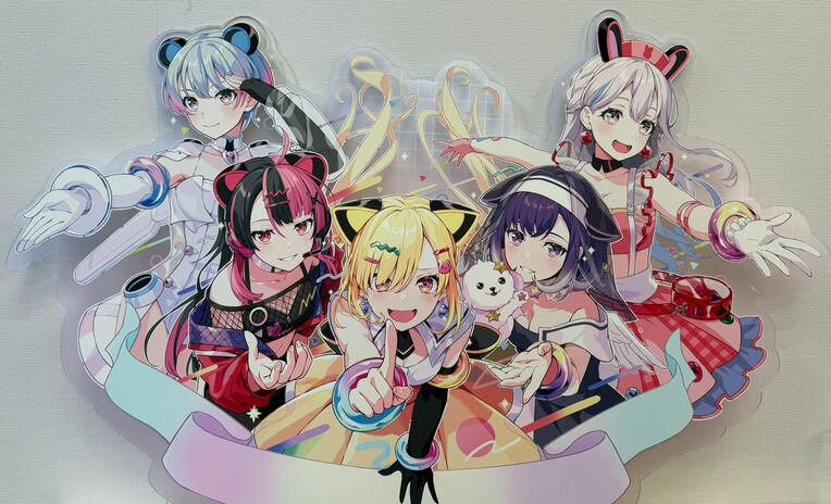 picture of the acrylic plate of the flower stand, artwork by canvas2929 and canvas_mochi