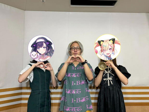 Arale & Miyako with Aoki Yuma, host of the radio show School Festival School Aoki Yuma's The Golden Gold Go-Go