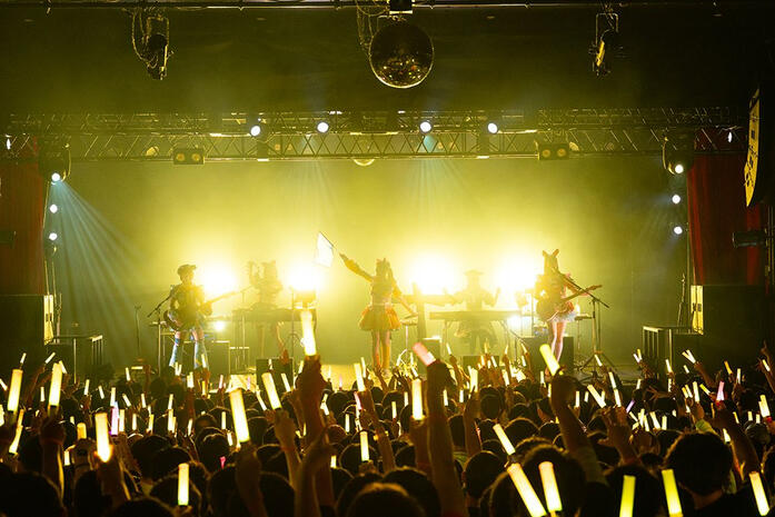 picture of the 1st live