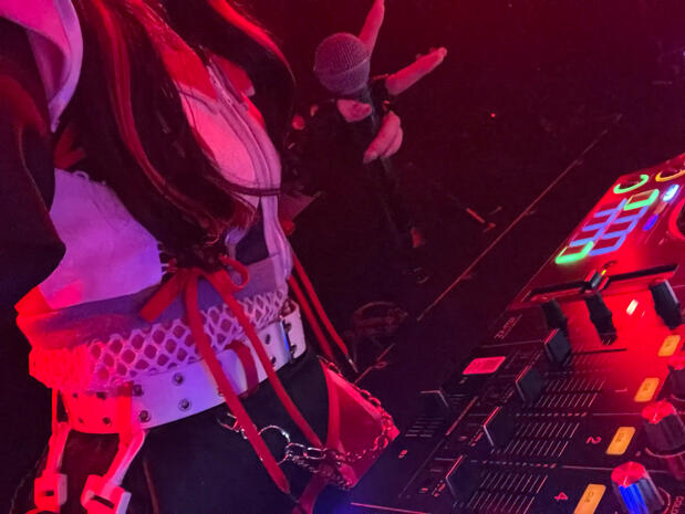 Selfie Yuno took on stage during the 1st live performance