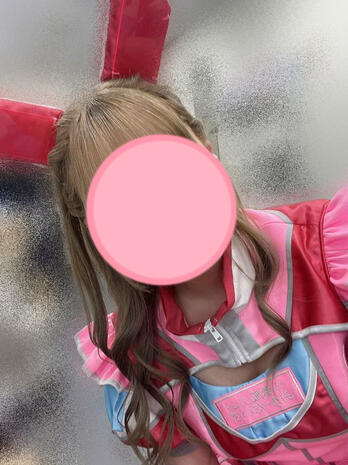 selfie Nonoka took in her 1st live stage costume