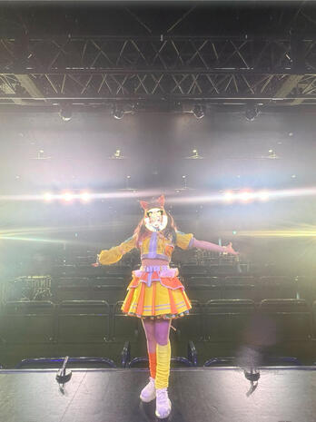 Arale at on stage the 1st live