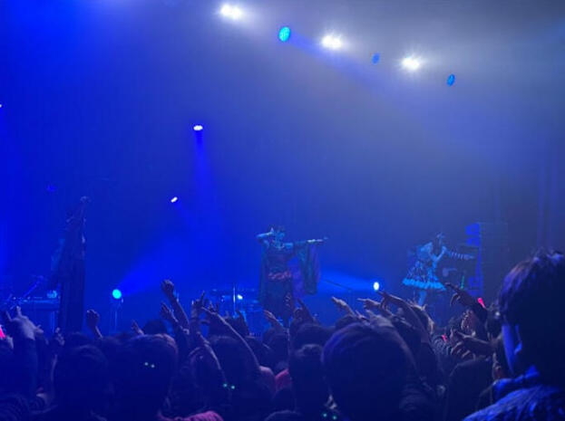 Shin-Shinjuku GR School performing (from Vol.1)